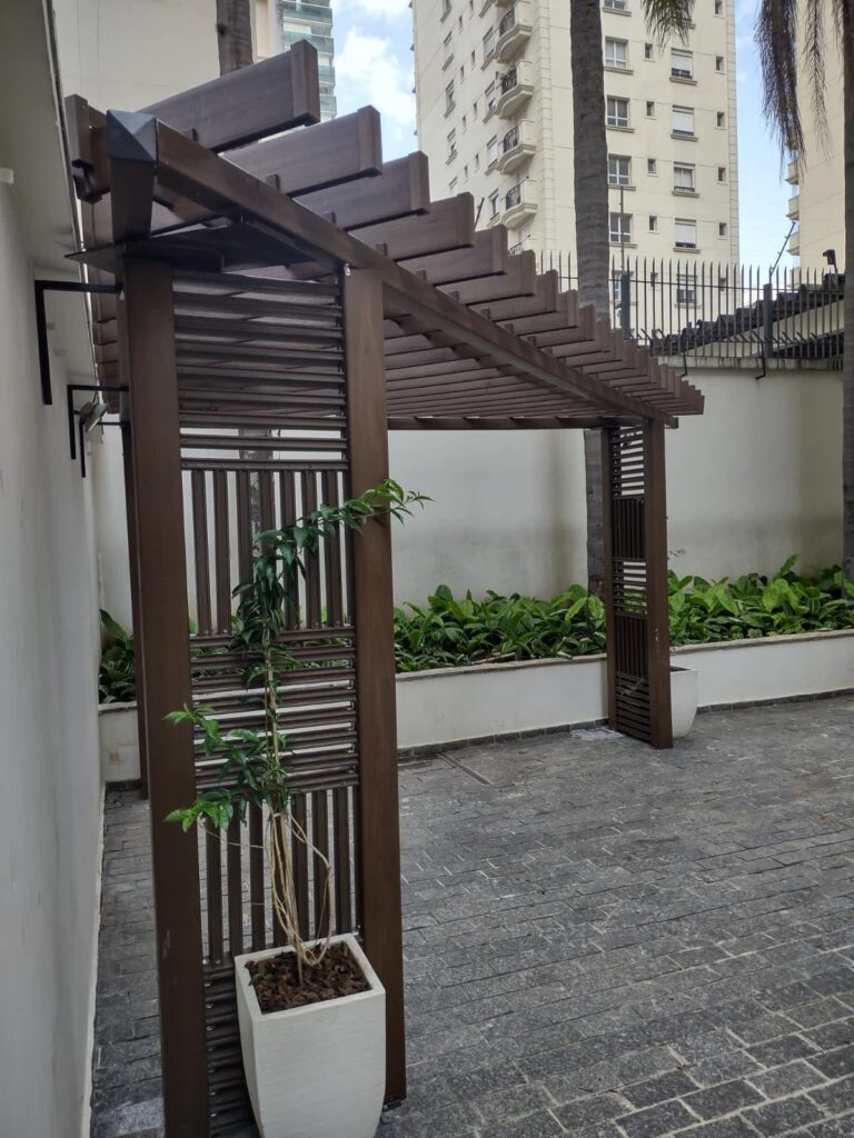 Pergolado de madeira plástica preço